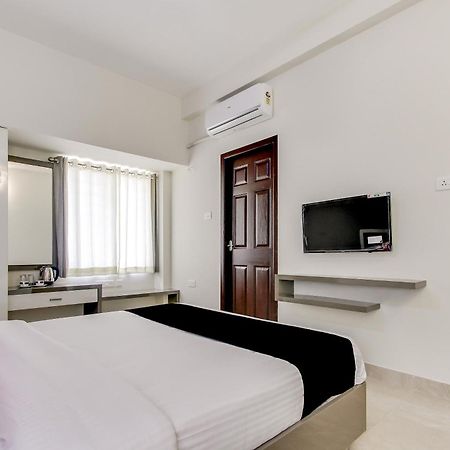 Capital O New Paradise Inn Irugur 외부 사진