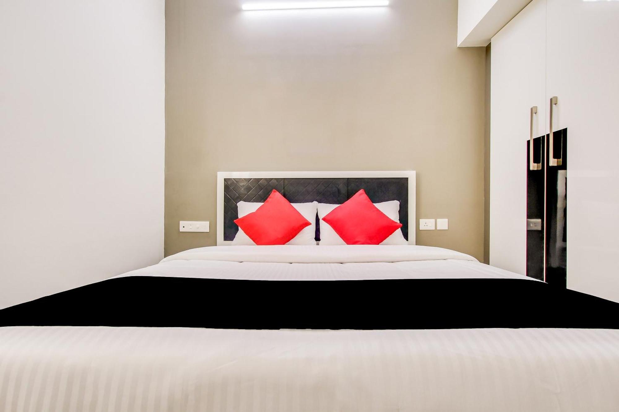 Capital O New Paradise Inn Irugur 외부 사진