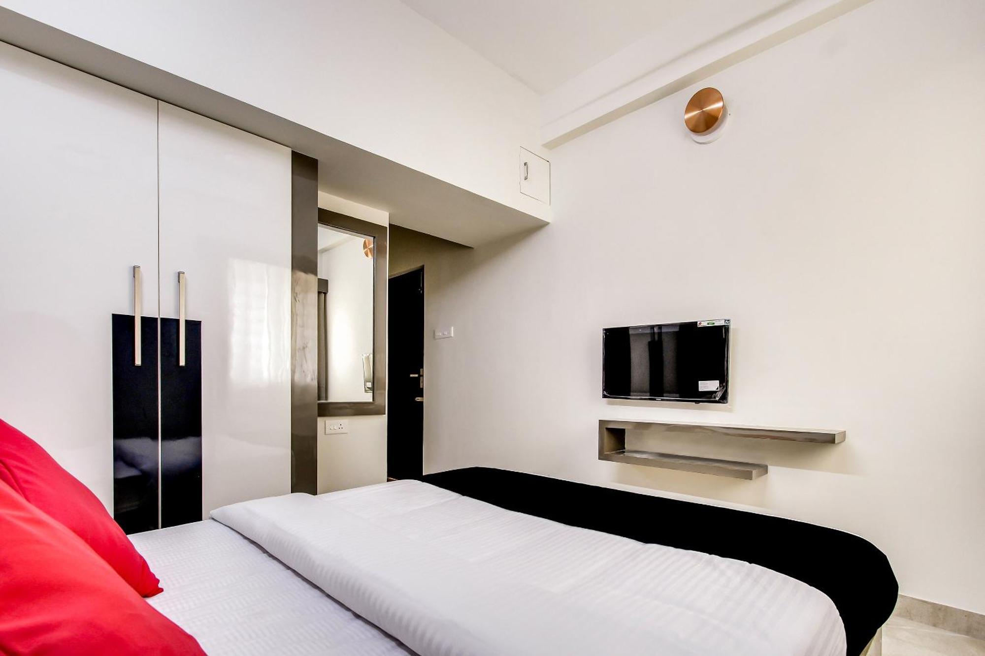 Capital O New Paradise Inn Irugur 외부 사진
