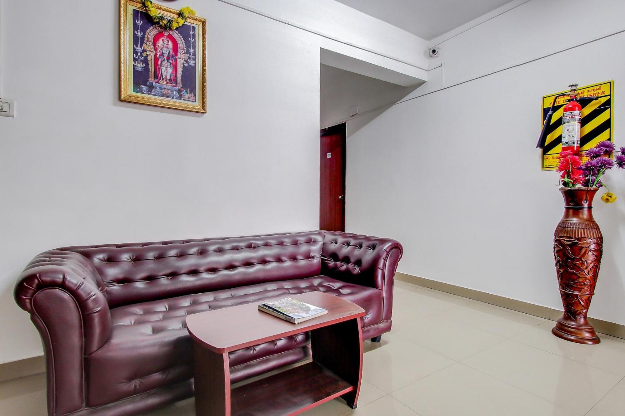 Capital O New Paradise Inn Irugur 외부 사진
